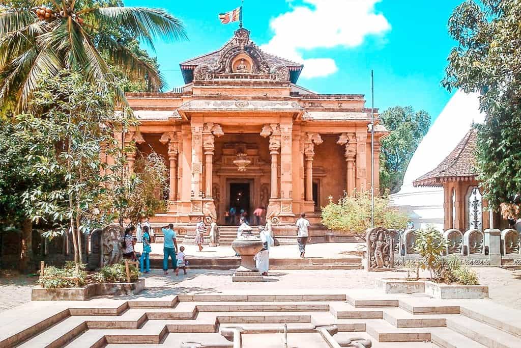 best temples to visit in colombo