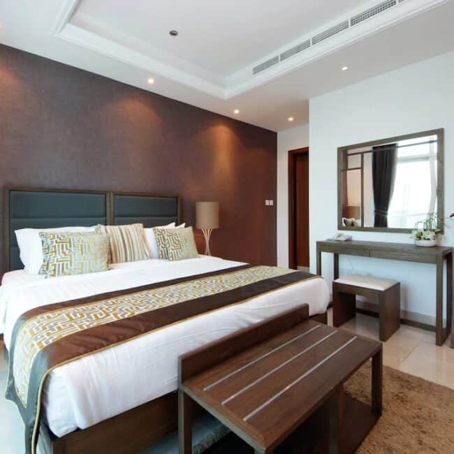 best airbnbs dubai marina eyecatching bed