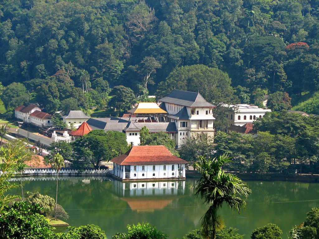 things to do kandy temple tooth
