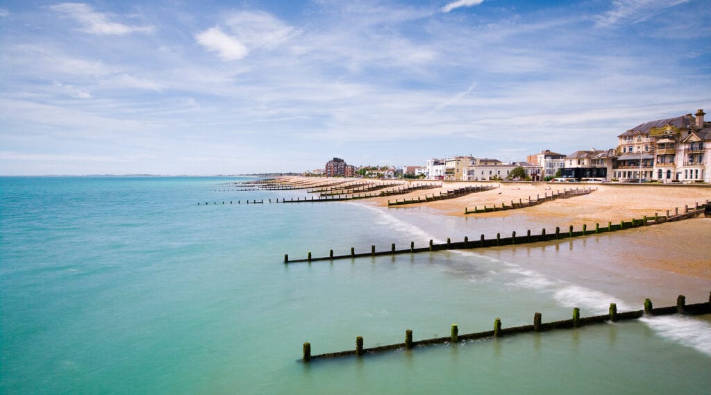 how to spend a day at bognor regis beach