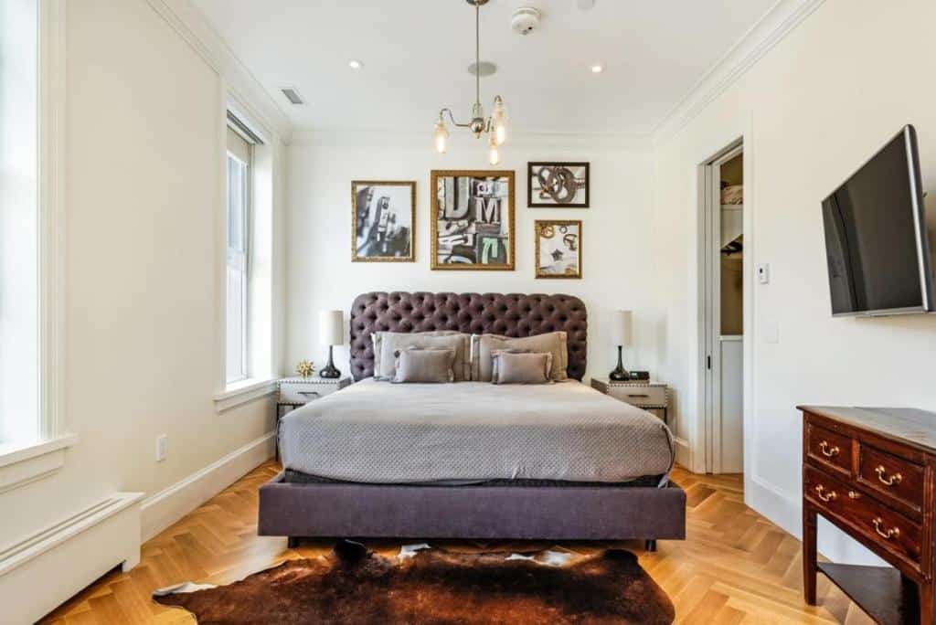 best cabins aspen Modern one-bedroom holiday rental bedroom