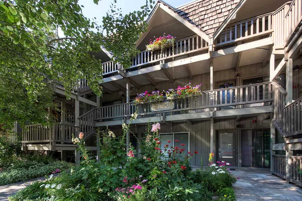 best cabins aspen downtown close to ski lifts