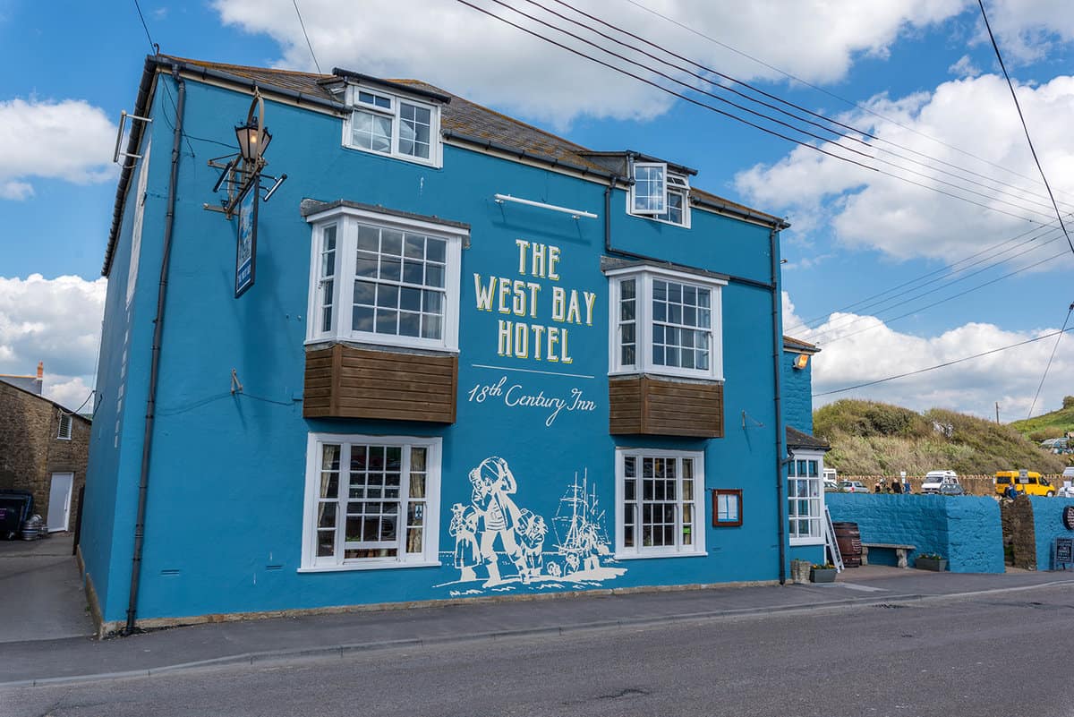 10 Best Bridport Pubs for a cosy night out