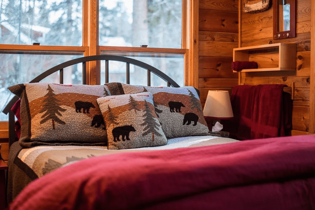 Grand lake cabins lemmon lodge bed
