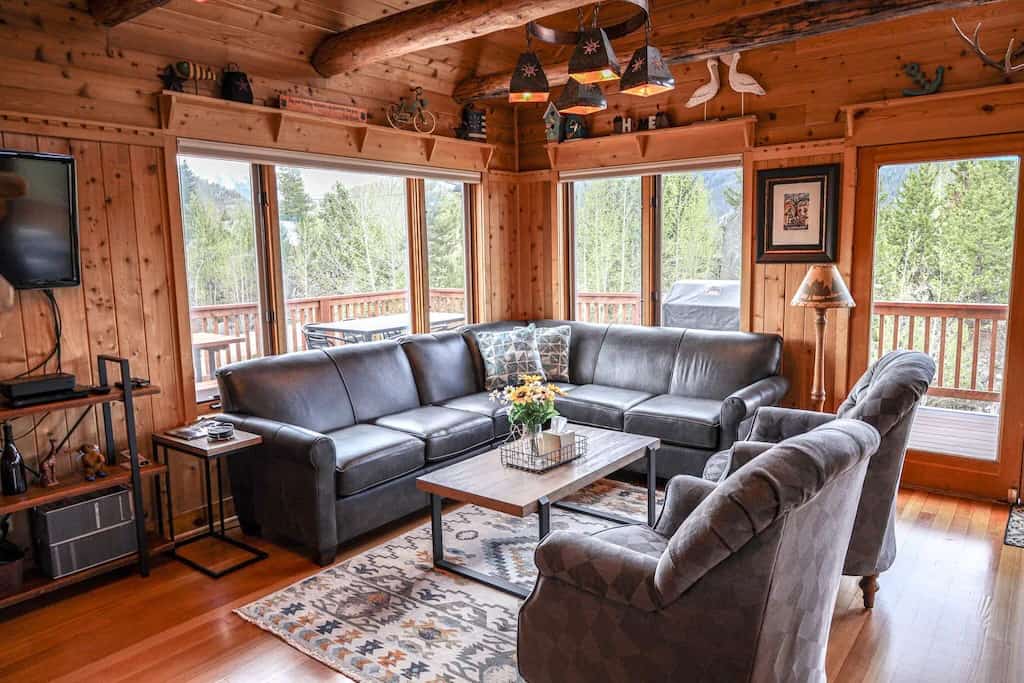 Grand lake cabins moose manor living room