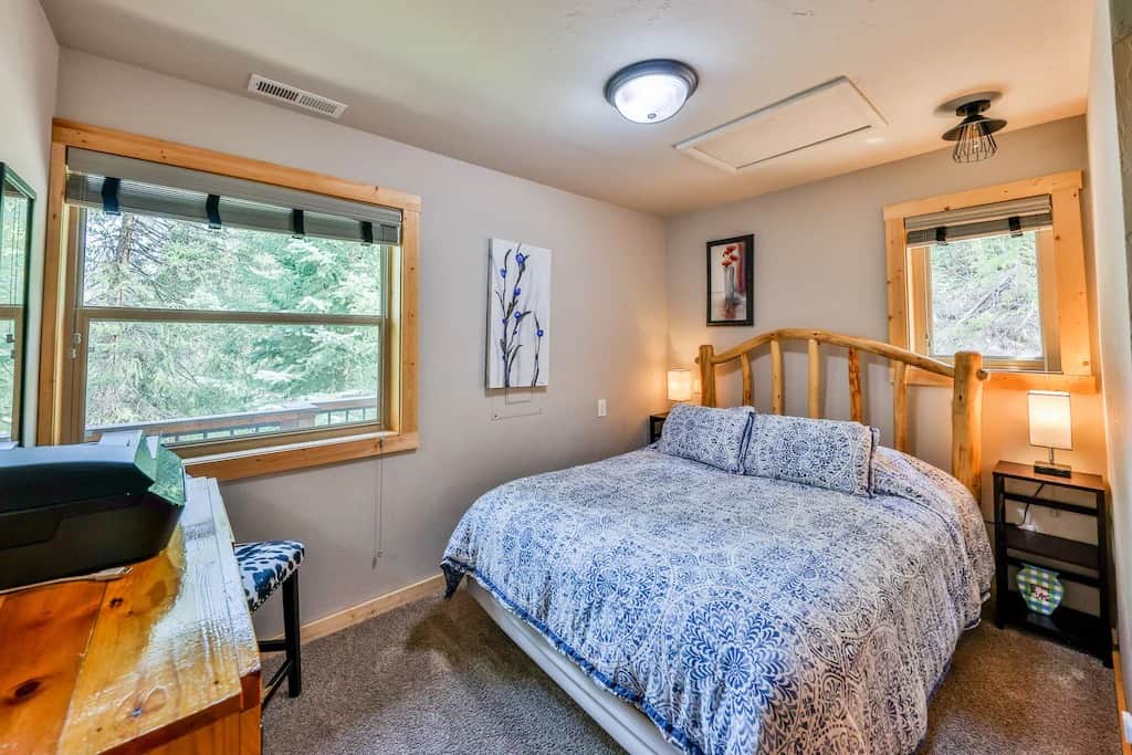 Grand lake cabins private dock bed