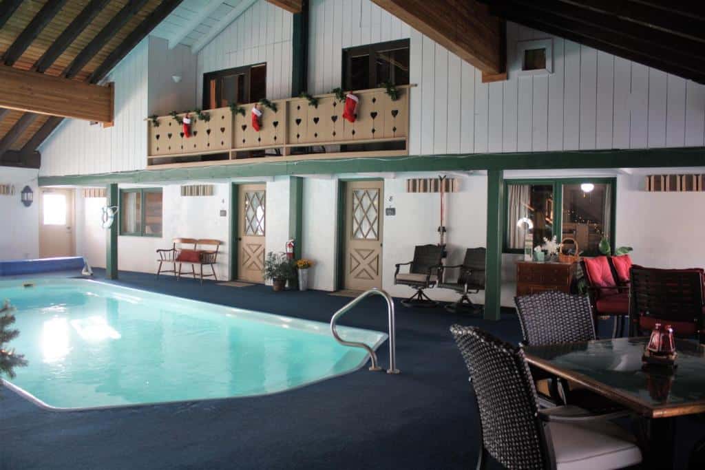 best Granby hotels hideaway mountain lodge pool