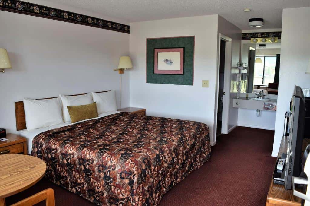 best Granby hotels littletree inn room