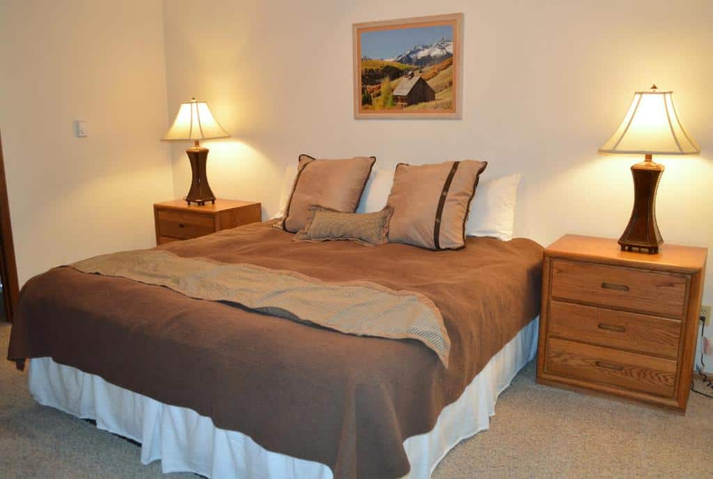 best Granby hotels pines at meadow ridge bed