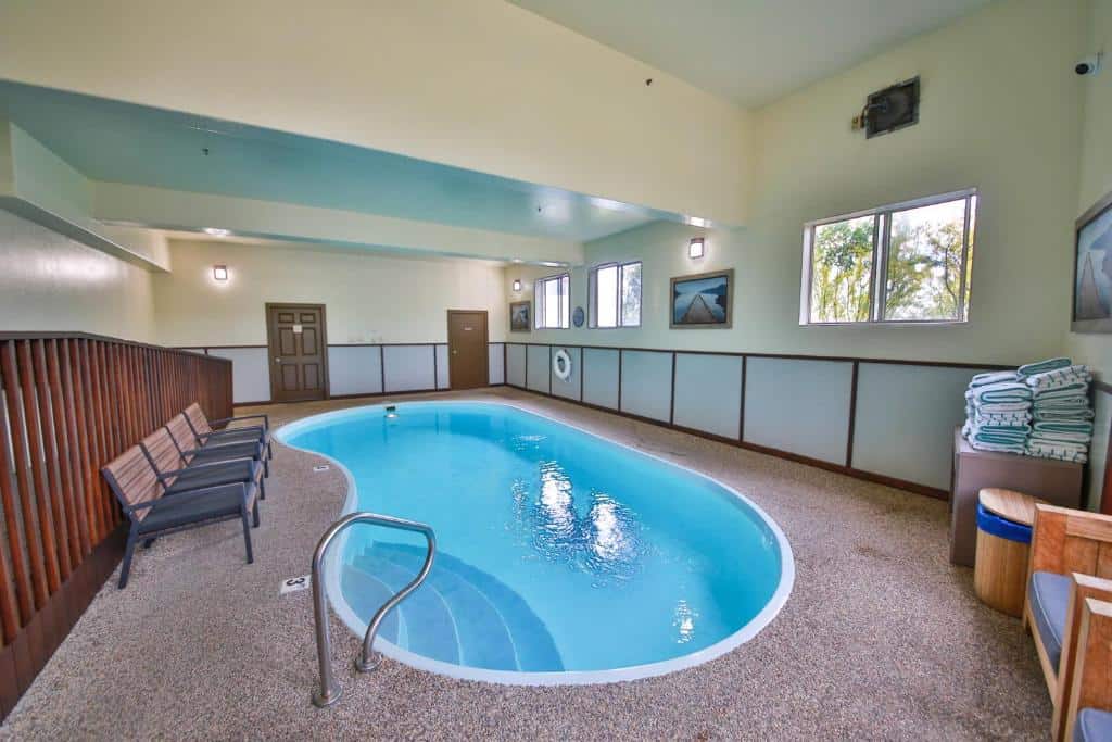 best Granby hotels trailhead inn pool