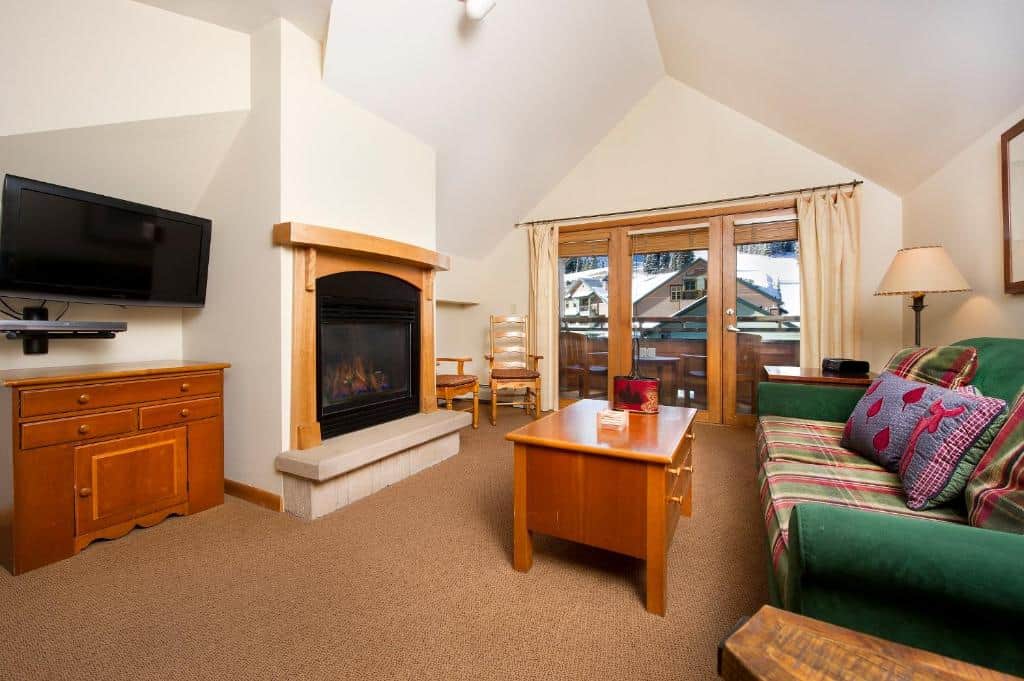 best Granby hotels zephyr mountain lodge living room