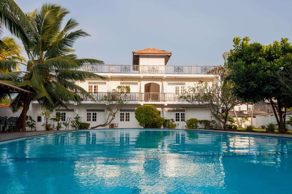 Panadura Hotels navron beach resort