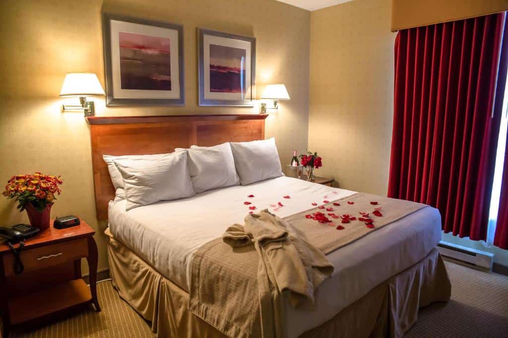 best hotels in Nederland colorado century hotel bedroom