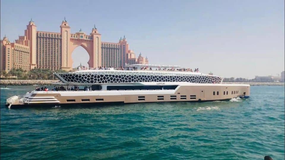 Dubai yacht rentals for an unforgettable experience