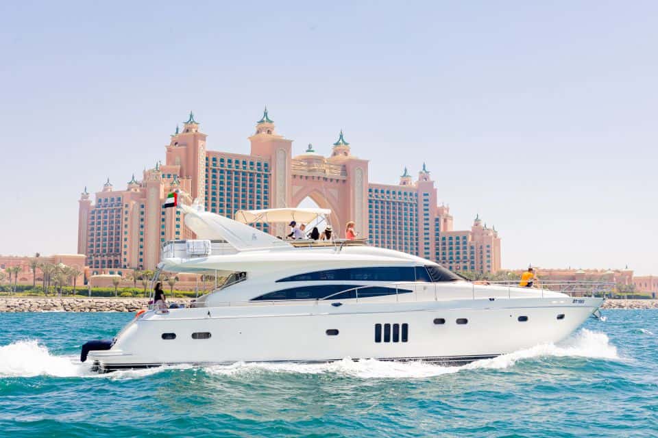 Rent a yacht and explore the beauty of Dubai