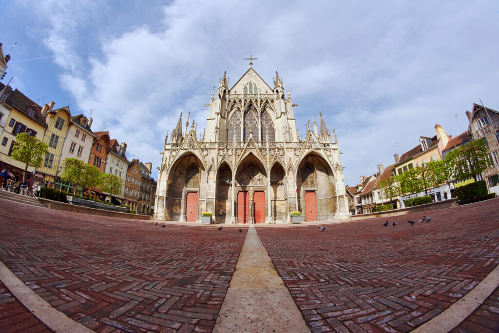 A church located in the middle of a square in Troyes.